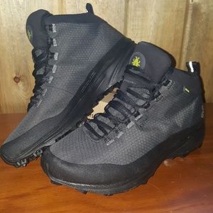 Icebug BUGrip Mid hiking boot size 9